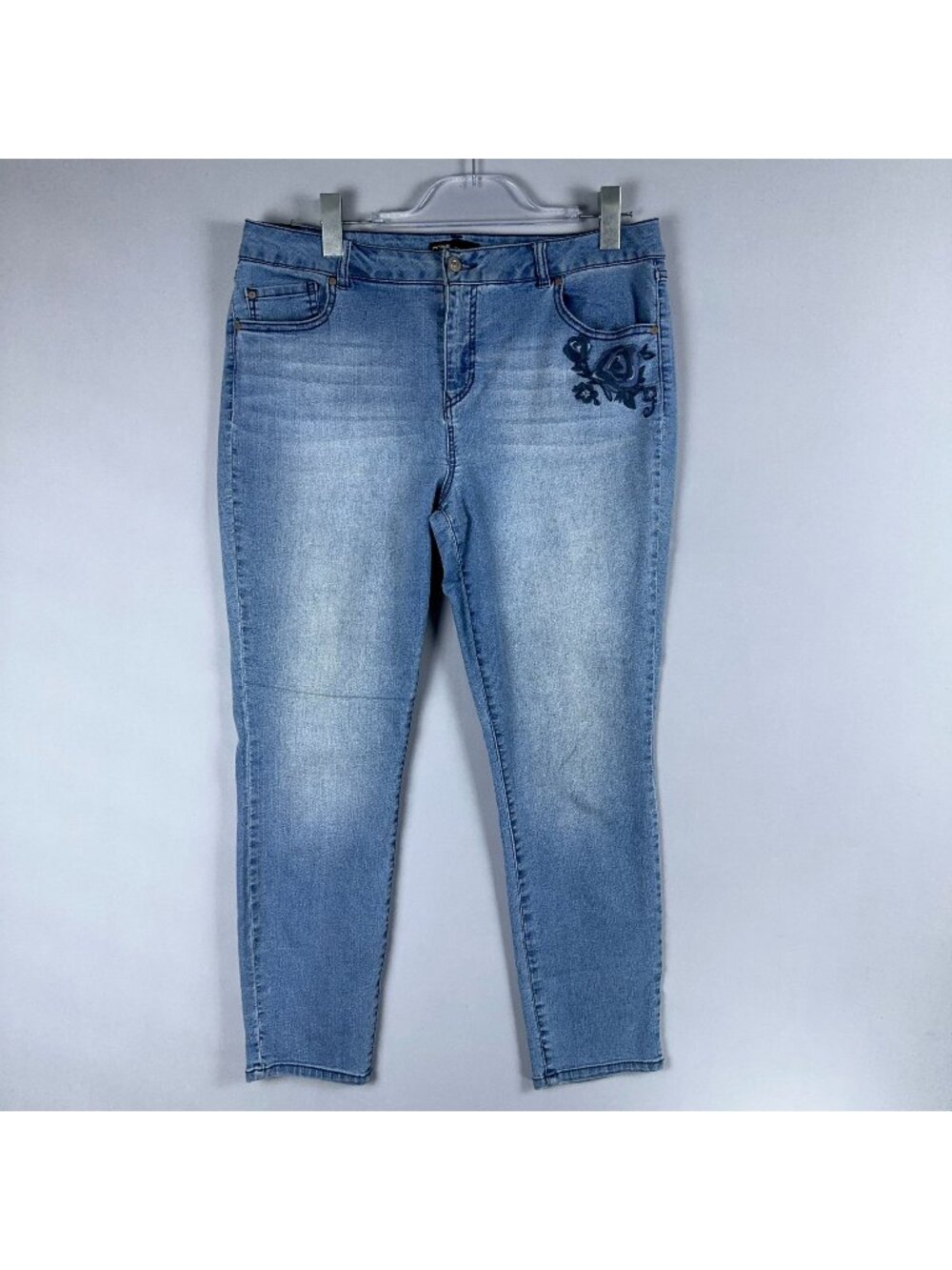 Miss Poured In Blue Jeans Size 14 Floral Embroidered Skinny Mid Rise Light Wash